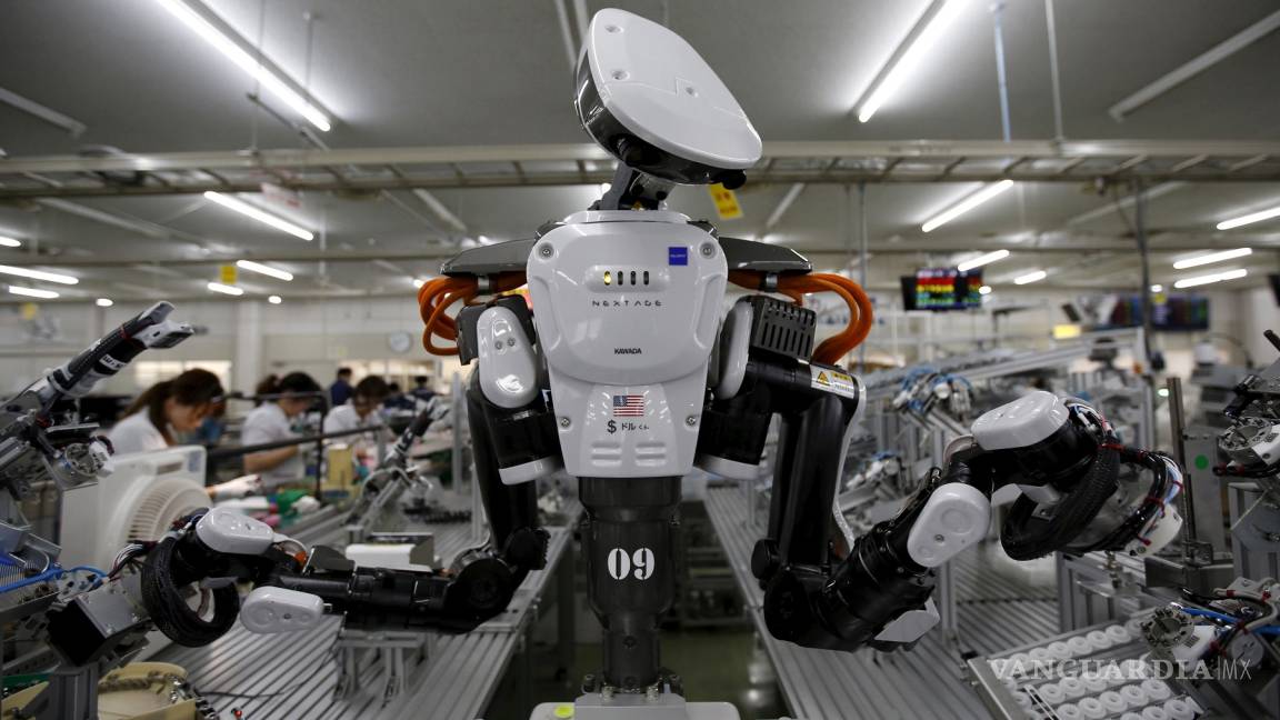 Las mujeres perderán más empleos frente a los robots: Informe