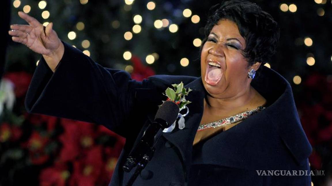 $!Rezan por Aretha Franklin en una iglesia de Detroit donde su padre fue pastor