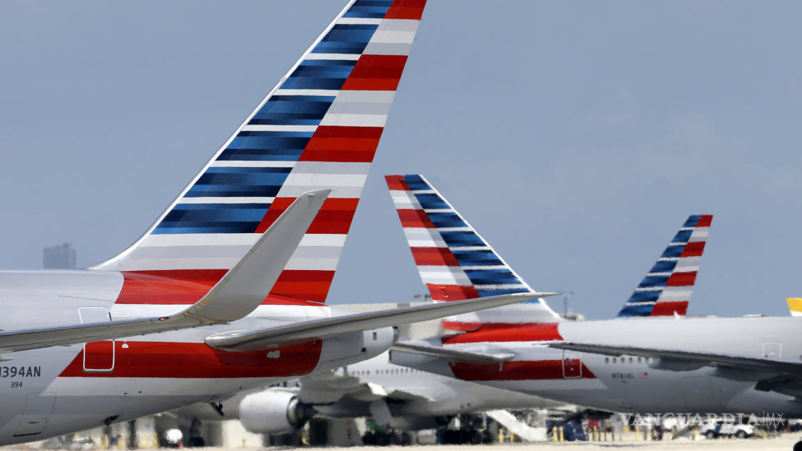 Desvían avión de United Airlines por desmayo de copiloto durante vuelo