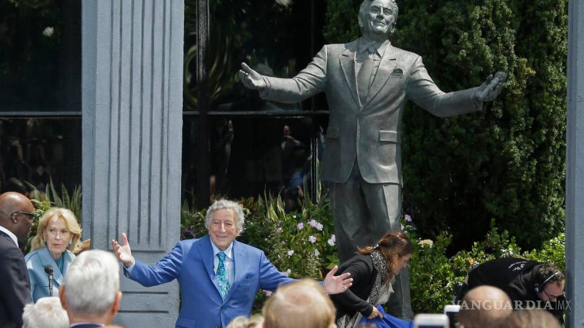 Tony Bennett inaugura estatua de bronce en San Francisco