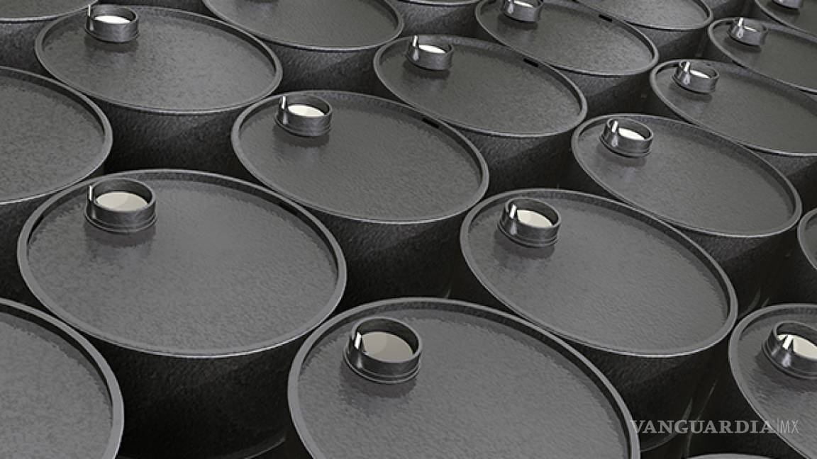 Caen precios del petróleo por alza de reservas estadounidenses