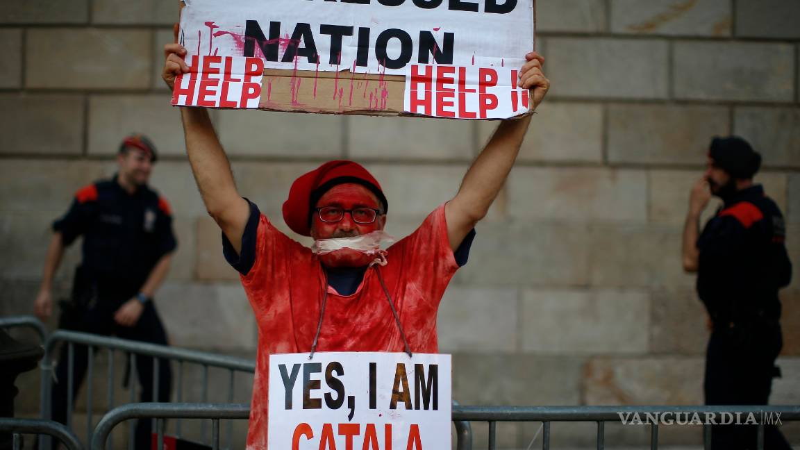 $!Buscan líderes catalanes impedir que el gobierno español asuma el de Cataluña