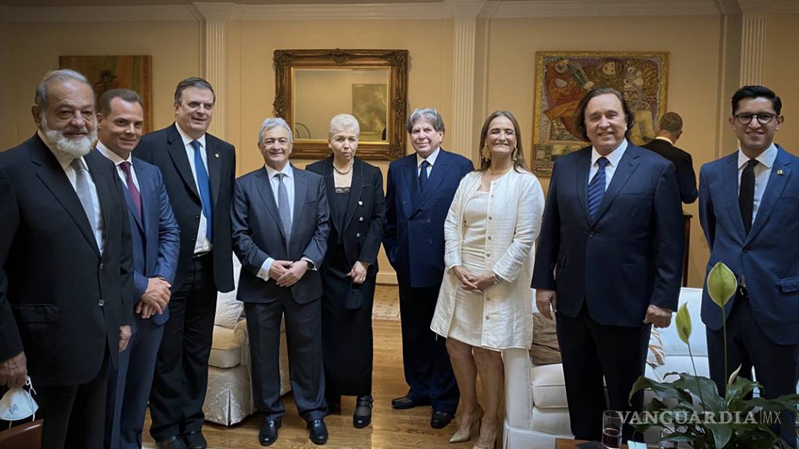 $!Empresaria que acompañó a AMLO a EU critica a Sarmiento, ¿qué otra credencial tiene?