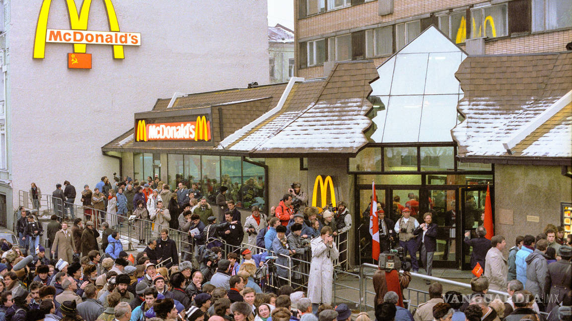 Primer McDonalds de la URSS celebra 30 años con precios de 1990