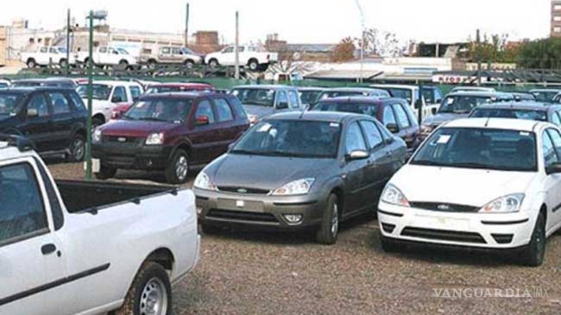 Comerciantes de autos de Acuña se manifiestan contra comandante de la AFI por supuesta extorsión
