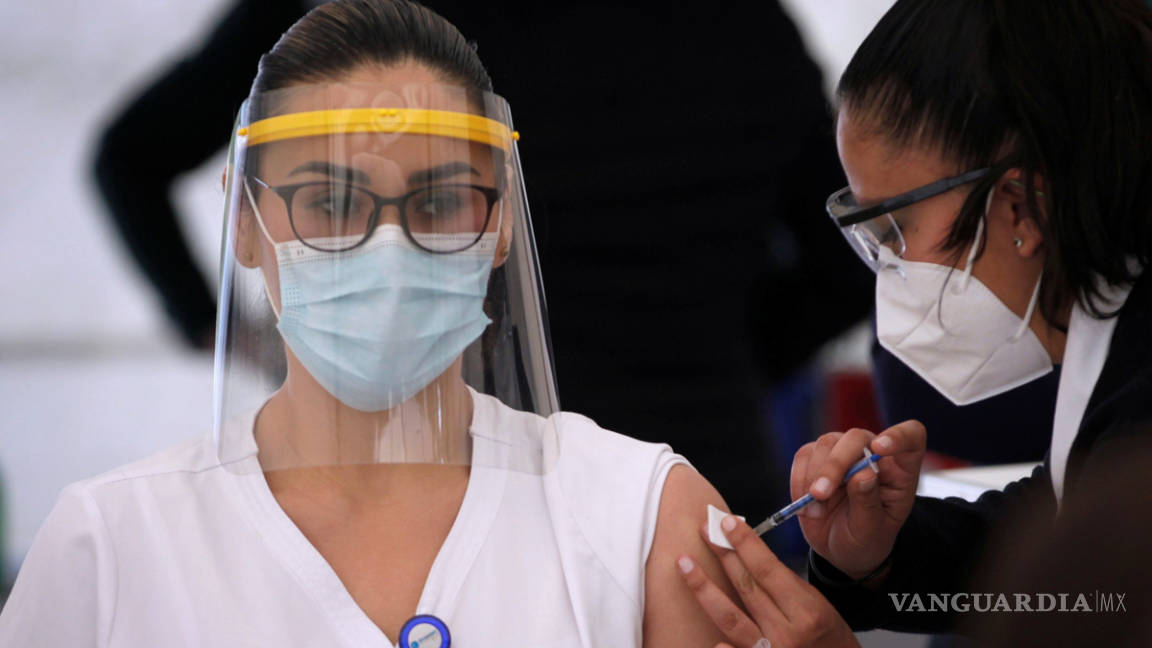 Al ritmo actual tomaría 112 años vacunar a todo México contra COVID