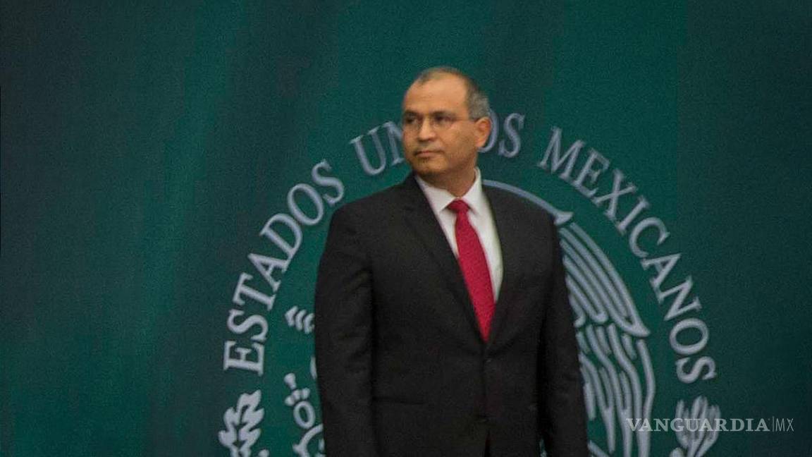 Interpol emite ficha roja para detener al exdirector de Pemex Carlos Treviño