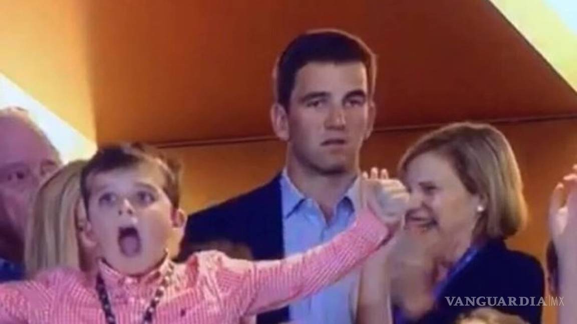 Así fue la reacción de Eli Manning ante el triunfo de su hermano en el Super Bowl 50