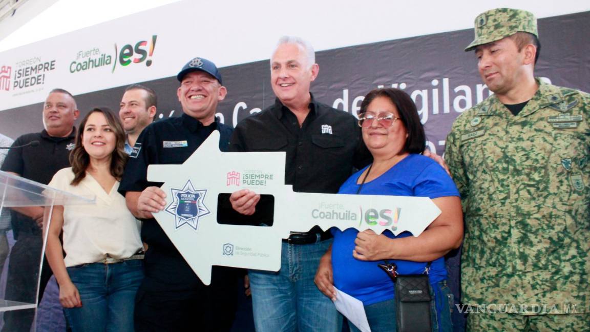 Entregan Alcalde y Comisario de Torreón caseta de seguridad en la colonia Elsa Hernández