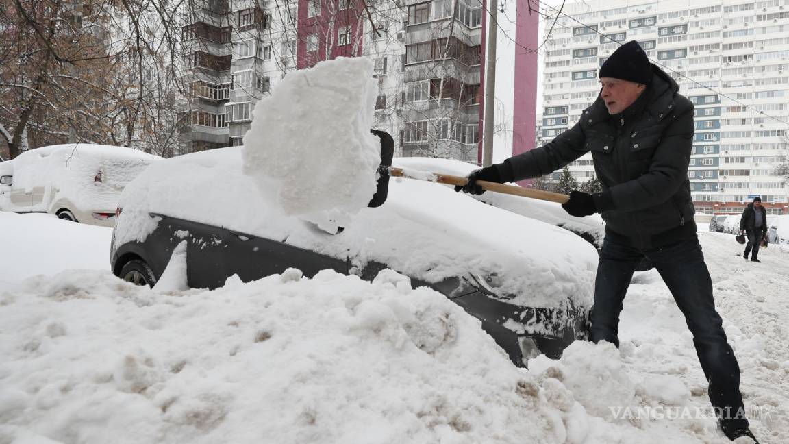 La mayor nevada en casi 150 años cubre de blanco a Moscú