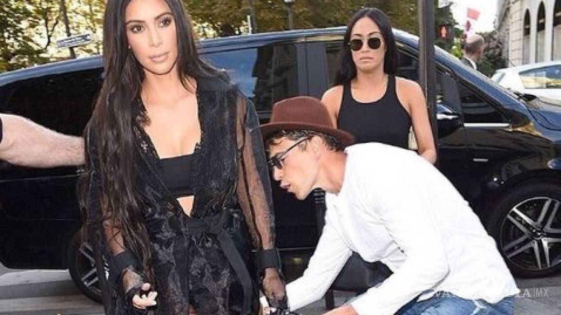“Estaba protestando”: Hombre que besó el trasero de Kim Kardashian