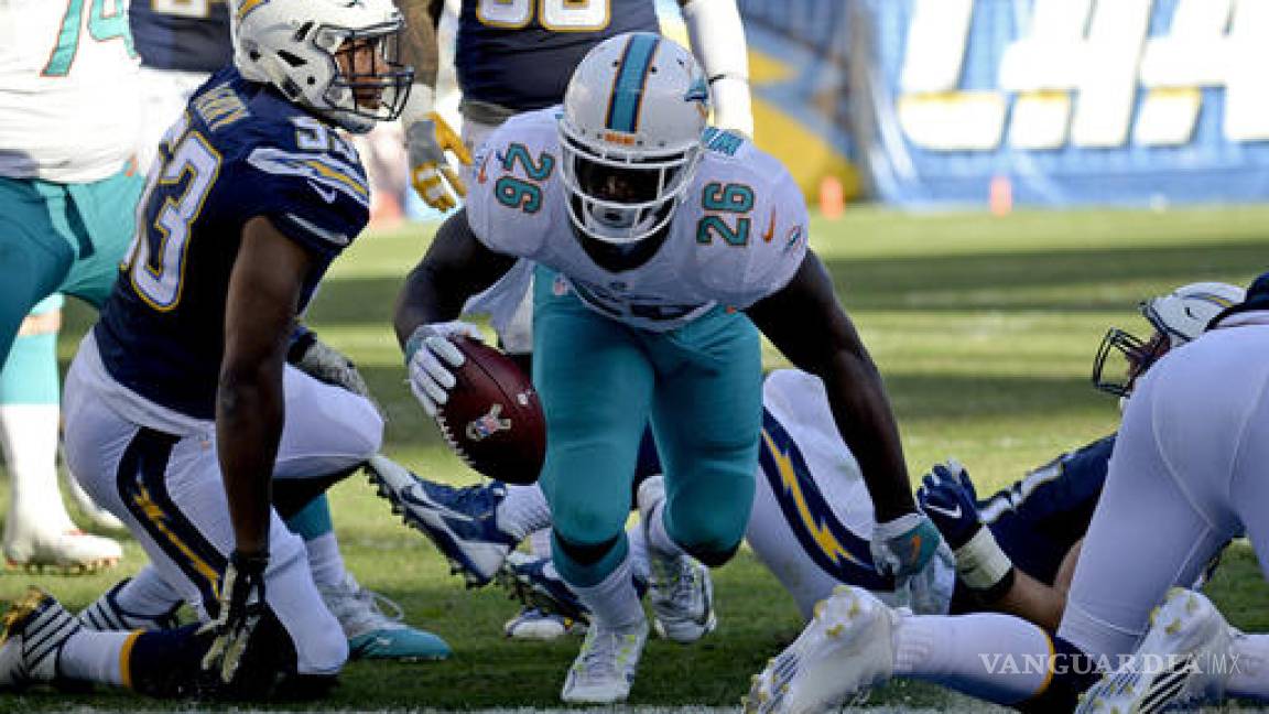 Dolphins brillan ante Chargers