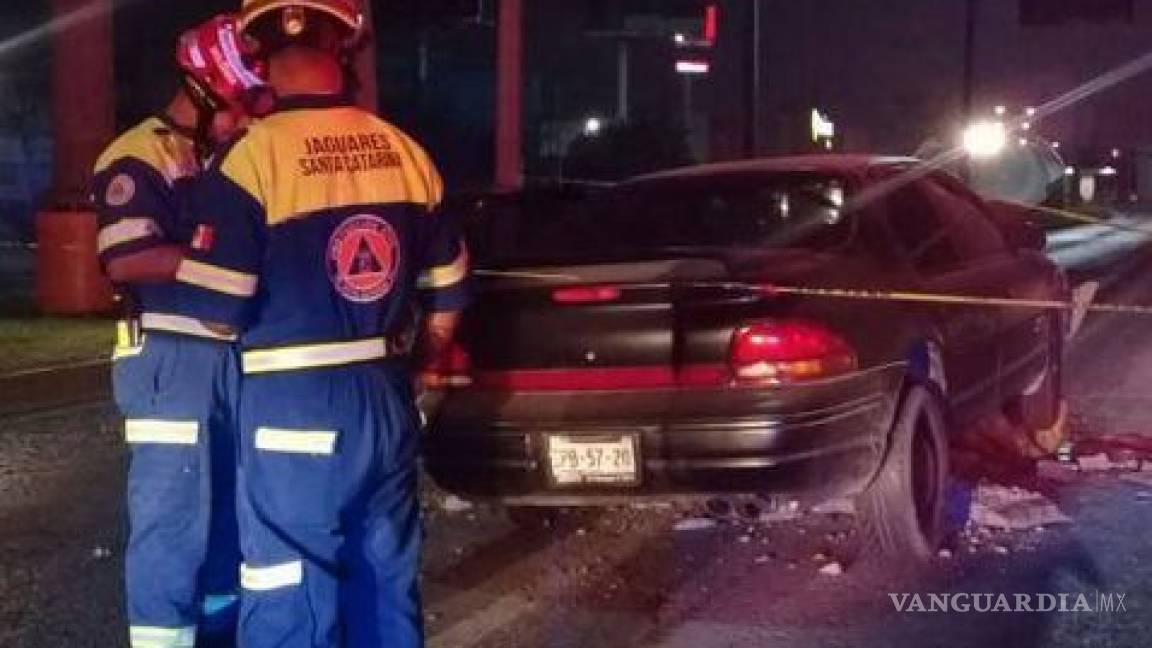 Conductor muere tras impactarse contra muro en Santa Catarina