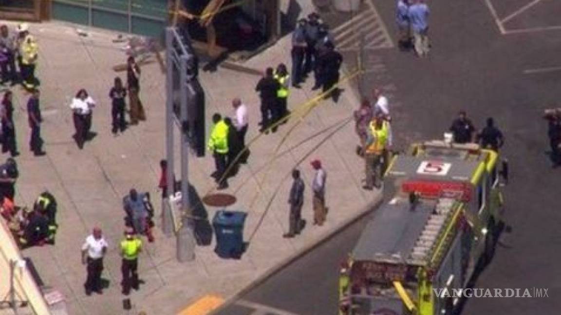 Taxista pierde el control de su auto afuera del aeropuerto de Boston, reportan varios heridos