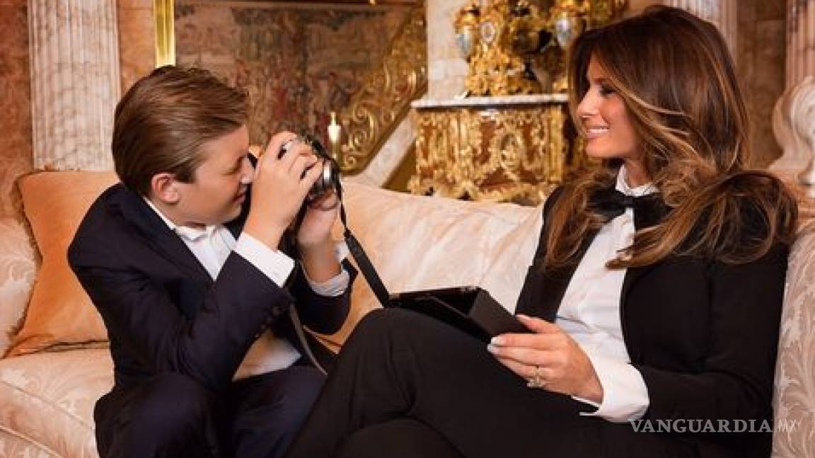 Melania Trump celebra el Día de las Madres con foto de Barron
