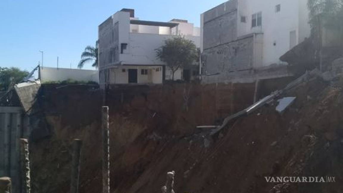 Liberan 94 viviendas; niegan riesgo de nuevo derrumbe en fraccionamiento de Monterrey
