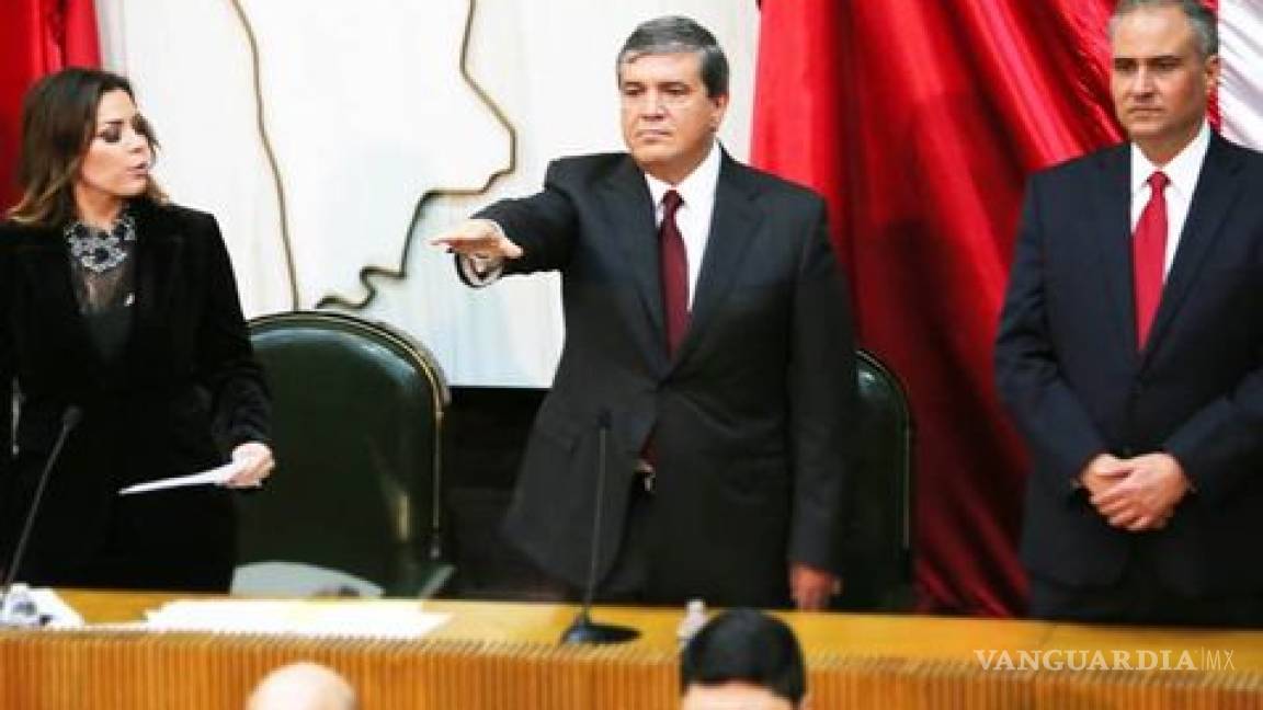 Manuel González asume como gobernador interino de Nuevo León
