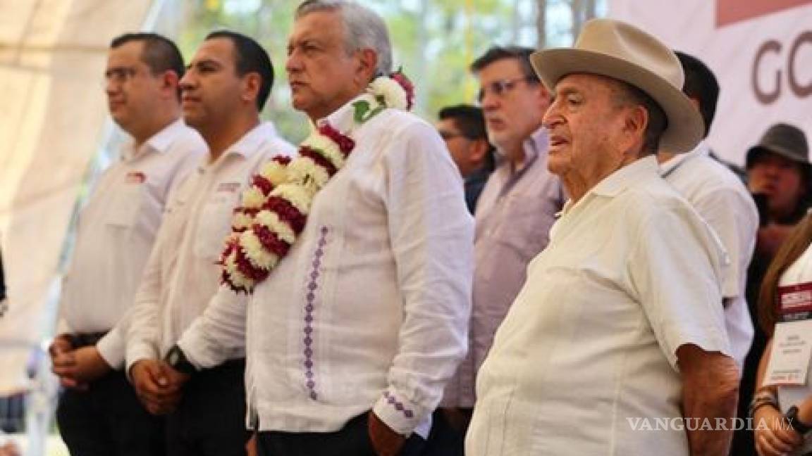 Manuel Velasco respalda a Obrador, según su abuelo