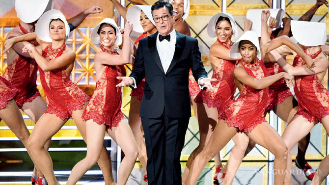 Stephen Colbert responde tras crítica de Trump sobre los Emmys