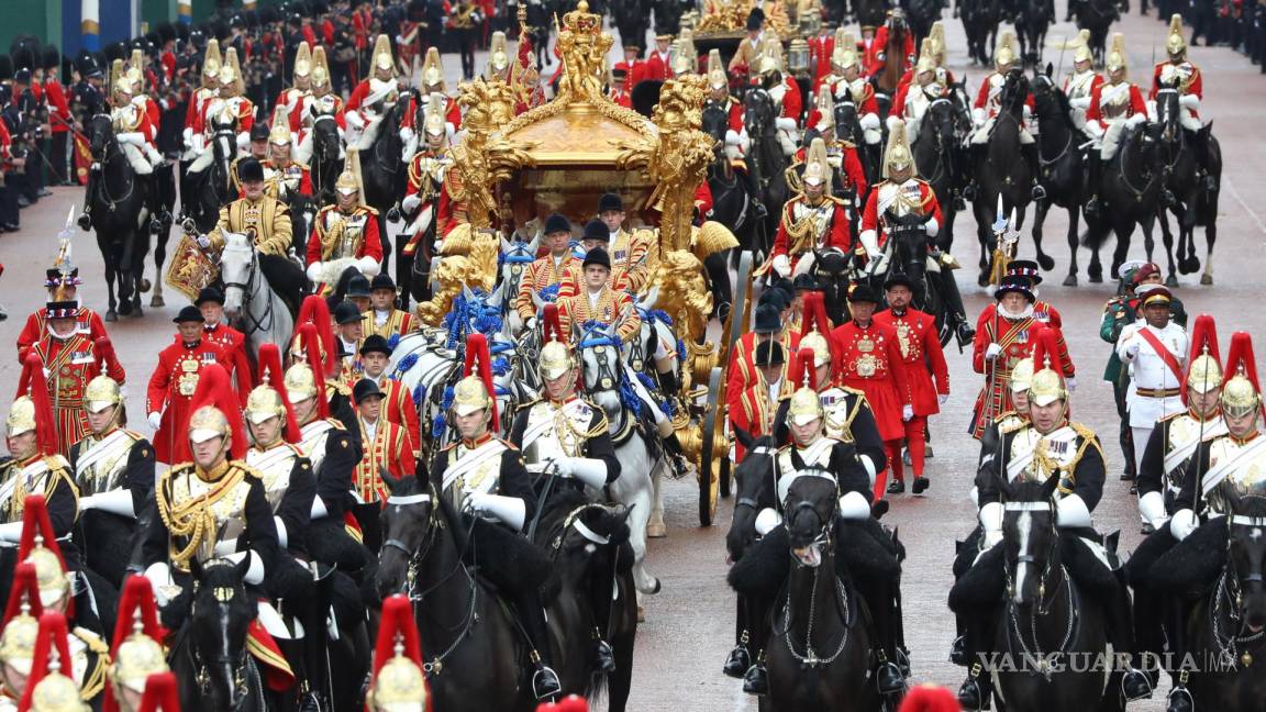 Así inicia el reinado del Carlos III tras una larga espera para ser el monarca británico (fotos)