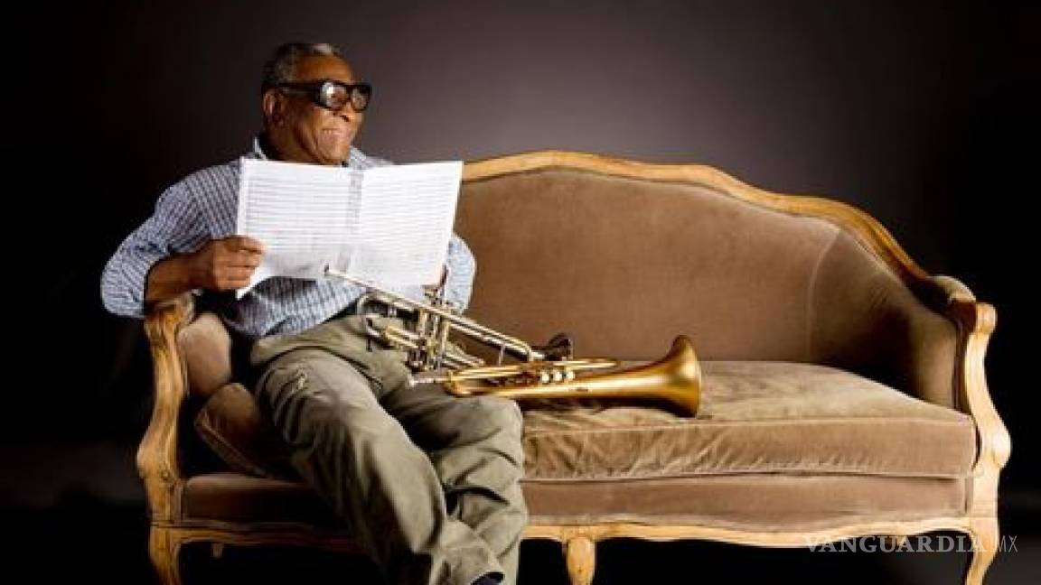 Murió Tito Puentes, el hombre jazz de la trompeta