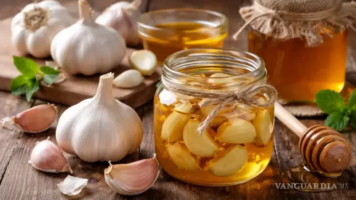 $!El ajo y la miel son dos alimentos tradicionales presentes en la medicina popular desde hace siglos.
