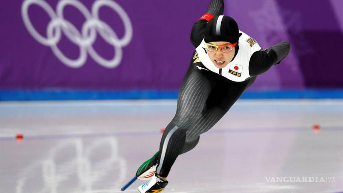 Japonesa rompe el récord olímpico en patinaje de velocidad