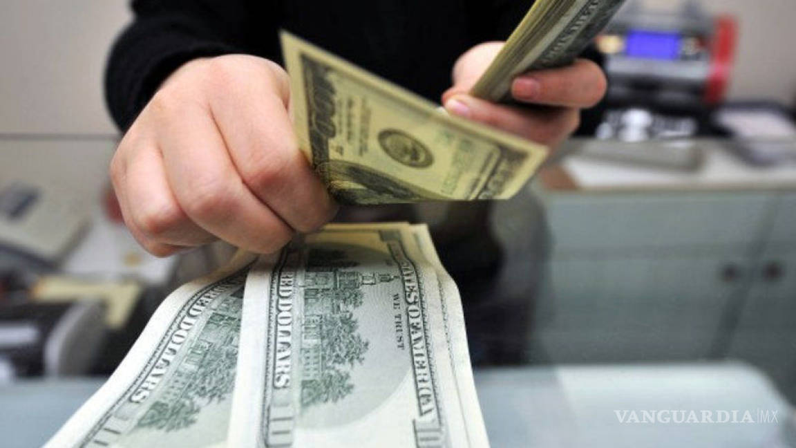 Dólar pierde cinco centavos; se vende en $19.20