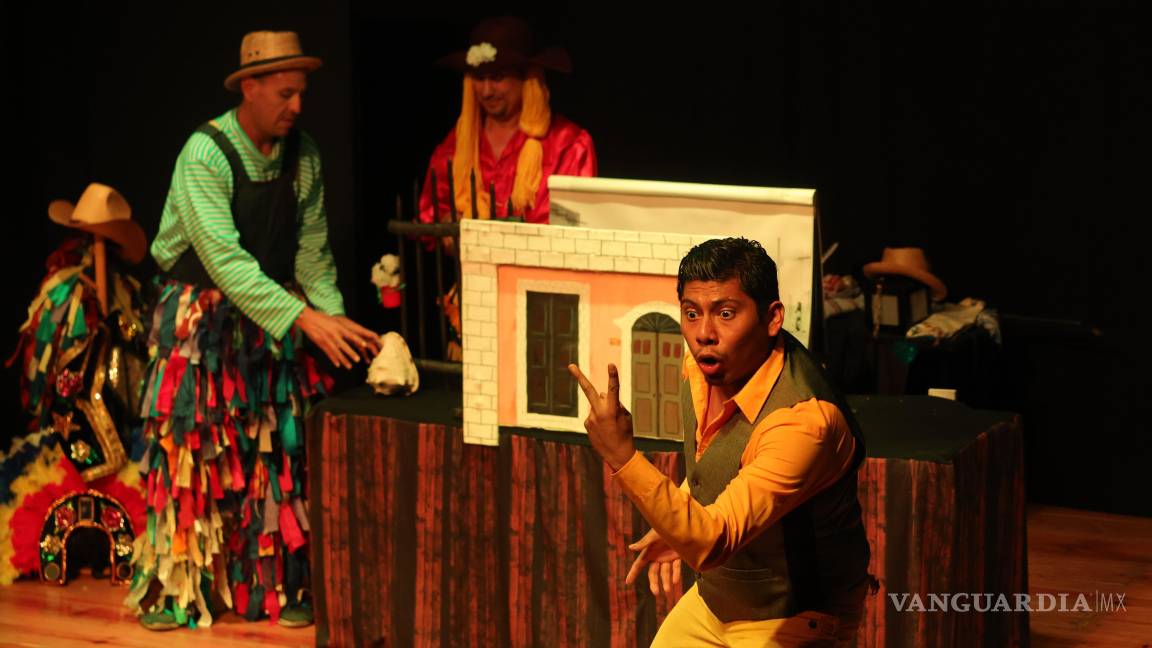 Risas y tradición se unen en la obra de teatro ‘La otra historia de Rosa’