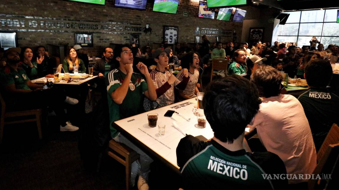 Se reúnen familias de Saltillo para ver partido en restaurantes; pierde  México vs. Argentina