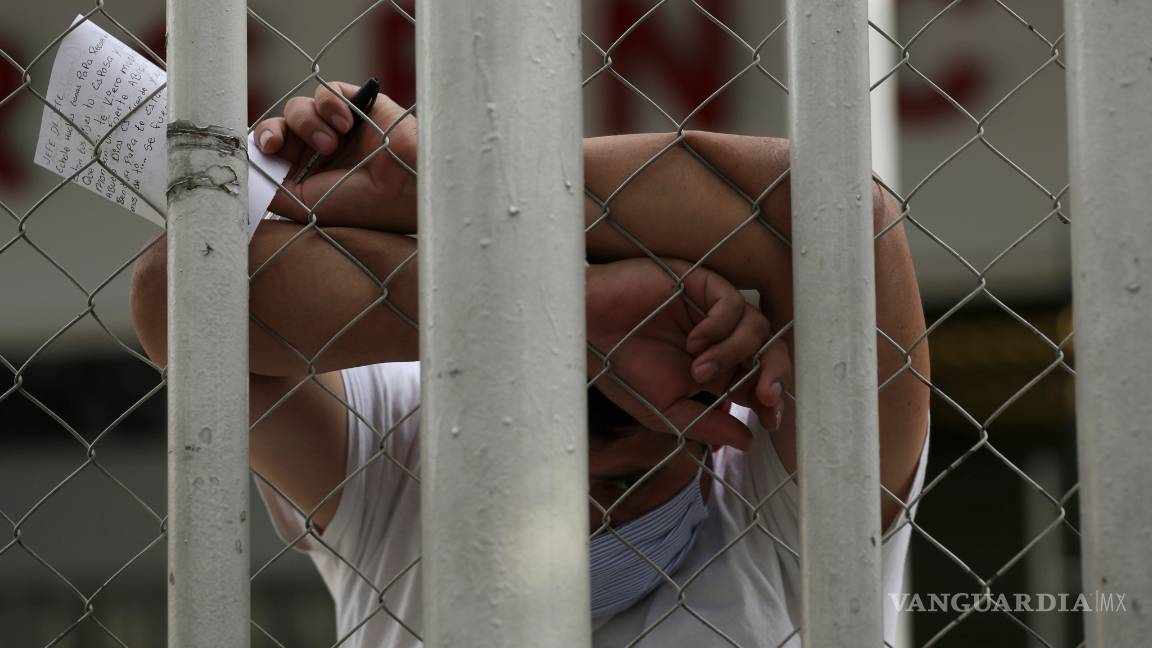 $!El peregrinaje para encontrar un hospital para personas con COVID-19 en México (fotos)