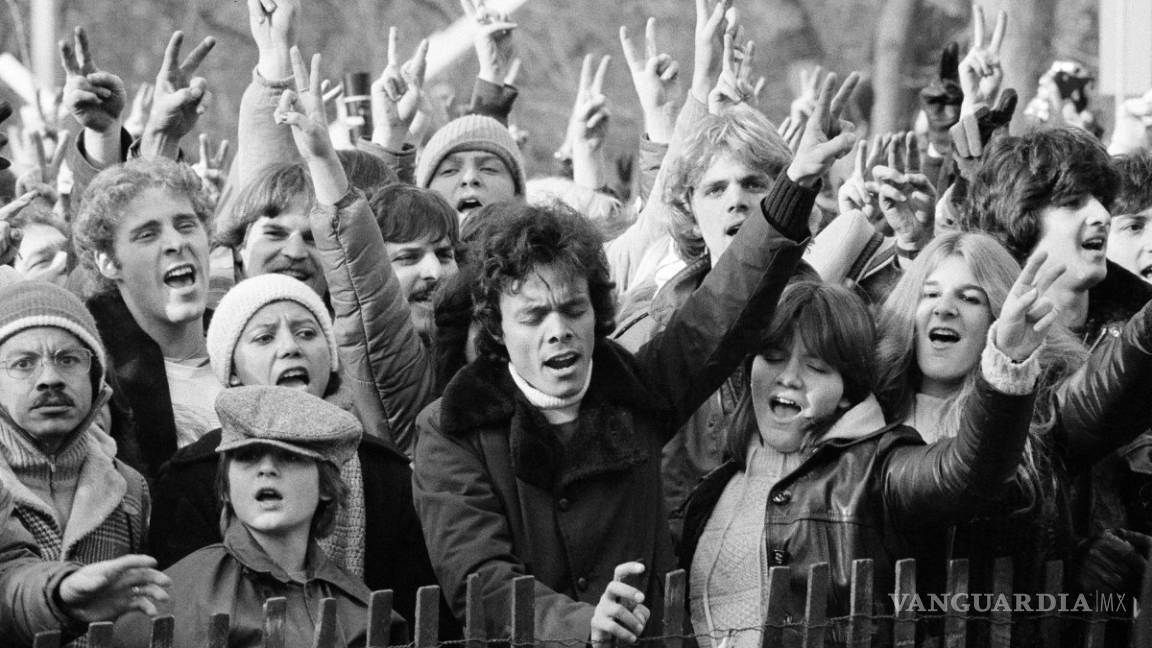 $!40 años después, ¿quién le disparó a John Lennon y dónde está ahora su asesino?