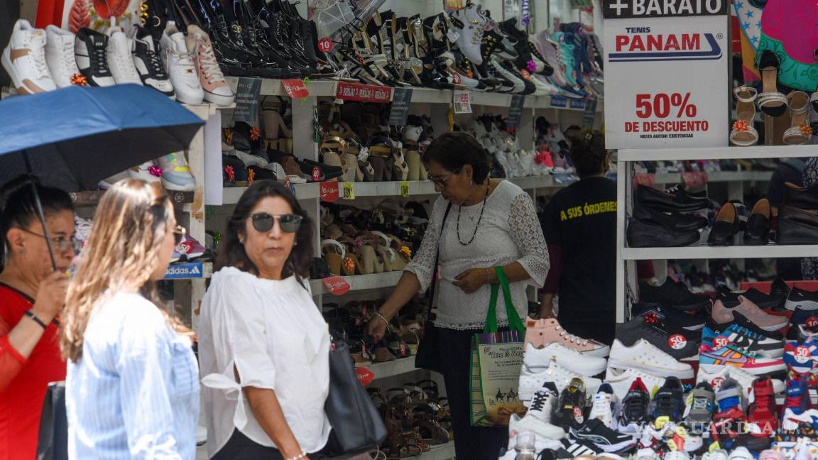 Ventas al menudeo en México cerraron con aumento; vestido y calzado fueron las más relevantes