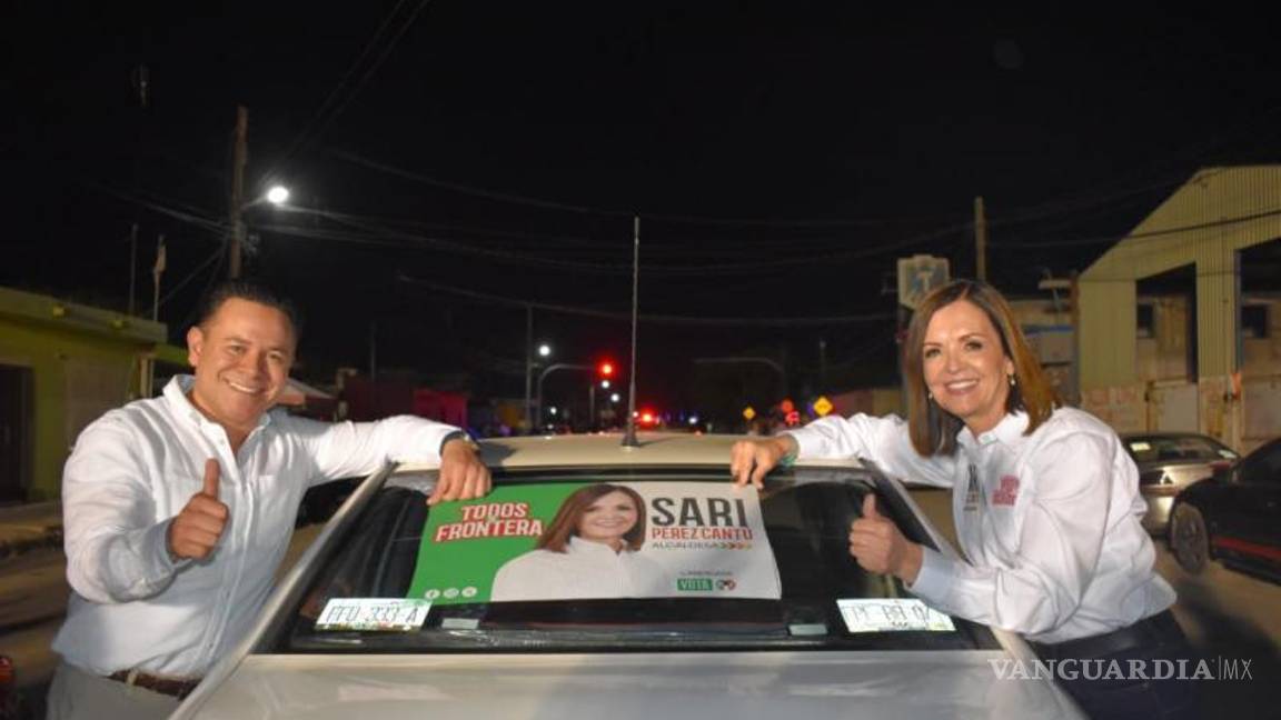 $!La candidata Sara Irma Pérez Cantú presentó a los miembros de su planilla y otros líderes políticos durante su discurso de apertura de campaña.