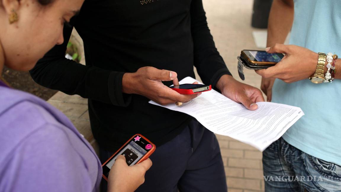 $!En plena era digital, todos parecemos haber asumido que, sin un “smartphone”, no somos nadie.