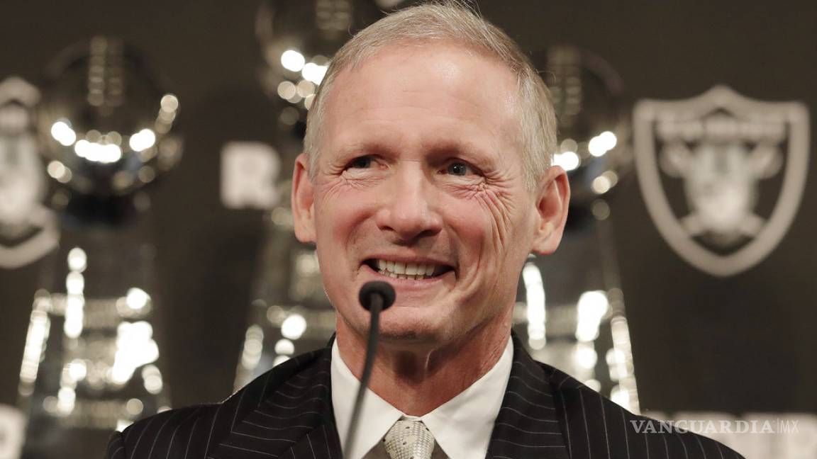 Raiders contrata al analista de TV Mike Mayock como gerente