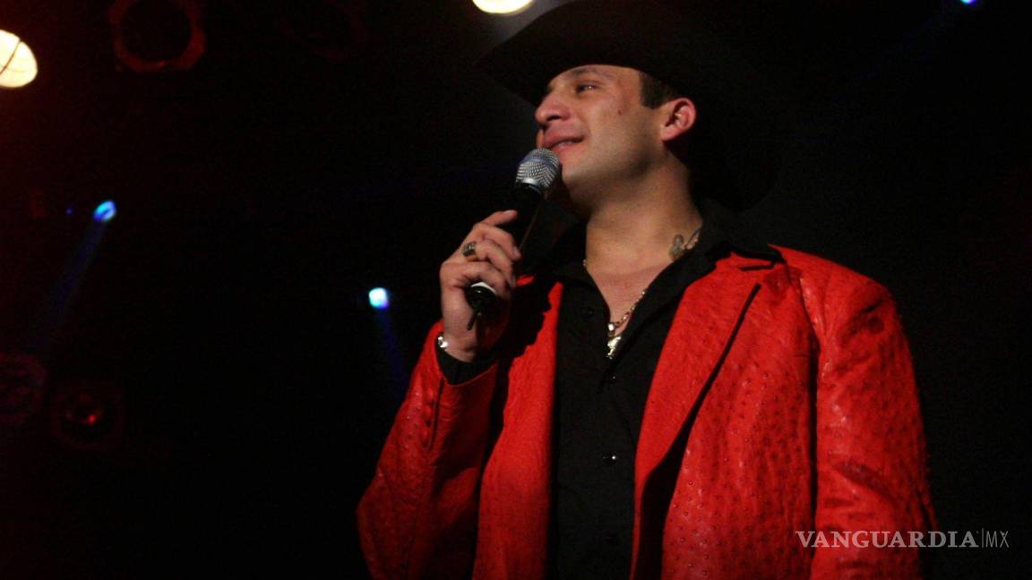 $!Valentín Elizalde dedico “A mis enemigos” para Joaquín “El Chapo” Guzmán.