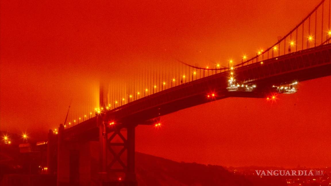 $!Incendios forestales pintan de un color naranja apocalíptico el cielo de San Francisco
