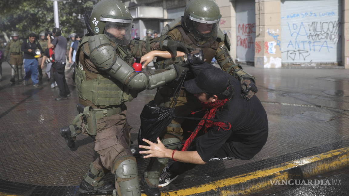 Senadores de México rechazan represión de carabineros chilenos