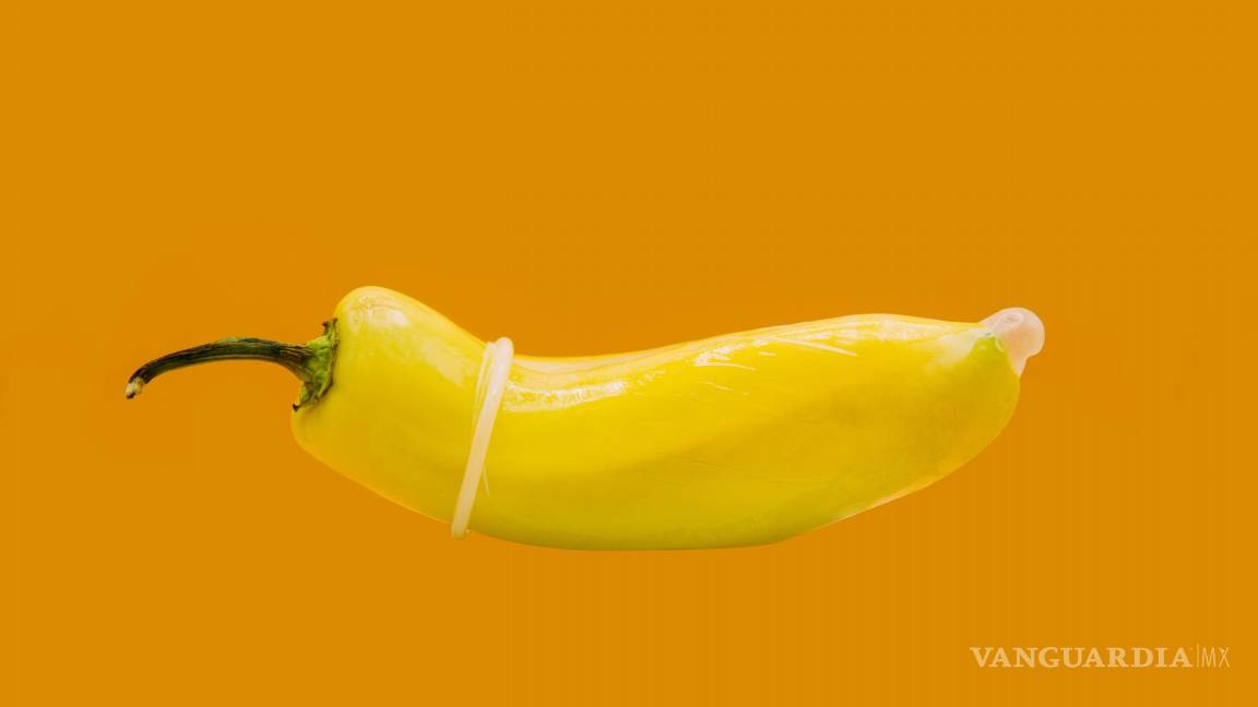 $!Pequeñas cantidades de alcohol parecen aumentar la excitación y disminuir las inhibiciones sexuales, pero grandes cantidades pueden suprimir la excitación y retrasar o prevenir orgasmo.