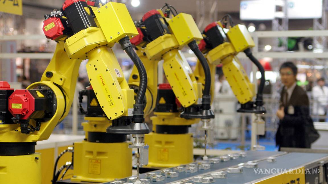 $!Los robots no te dejarán sin trabajo: automotrices incrementan su personal pese a la automatización