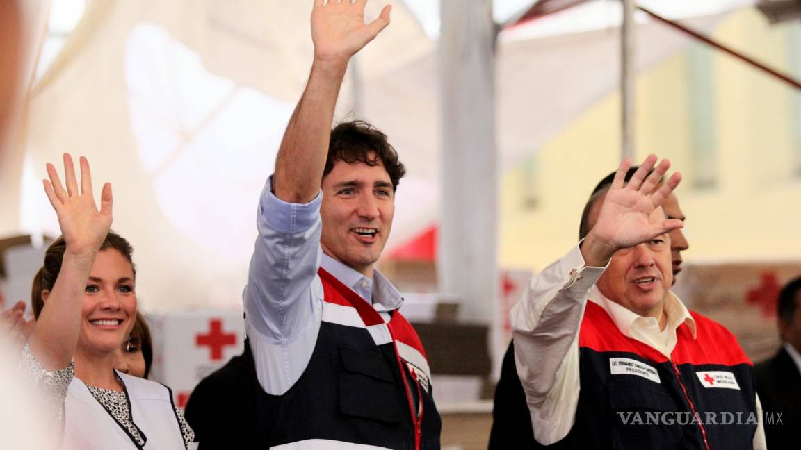 Ayuda Trudeau en la Cruz Roja