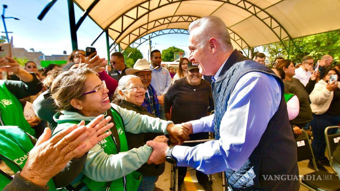 Alcalde de Torreón entrega techumbre en el ejido La Paz de Torreón