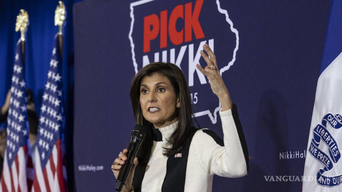 $!La candidata presidencial republicana, Nikki Haley, habla con sus seguidores reunidos para un evento de campaña en Ames, Iowa.