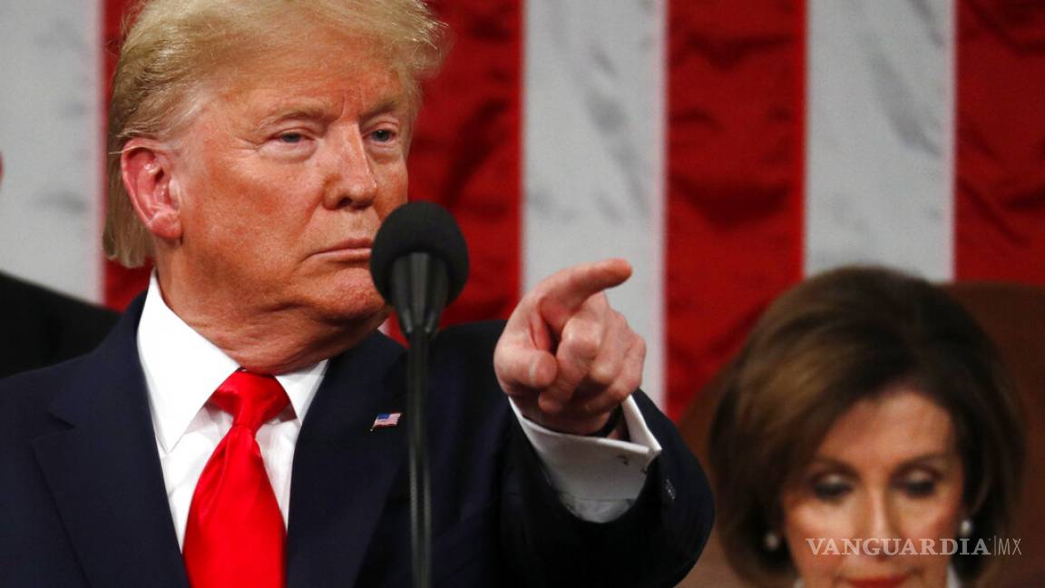 Donald Trump celebra construcción de “un muro muy alto y bello”; criminaliza de nuevo a migrantes en discurso