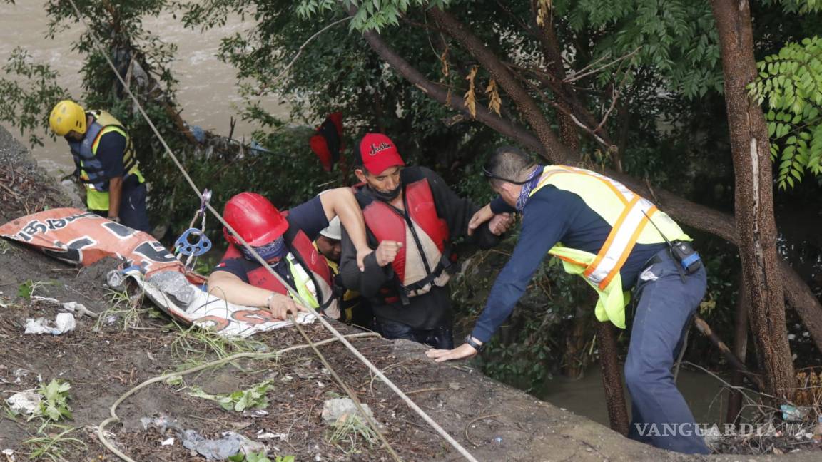 Hombre queda atrapado por más de dos horas en túnel de arroyo en Saltillo