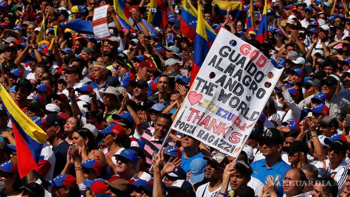 $!Los venezolanos salen a las calles de todo el país para exigir la renuncia de Nicolás Maduro