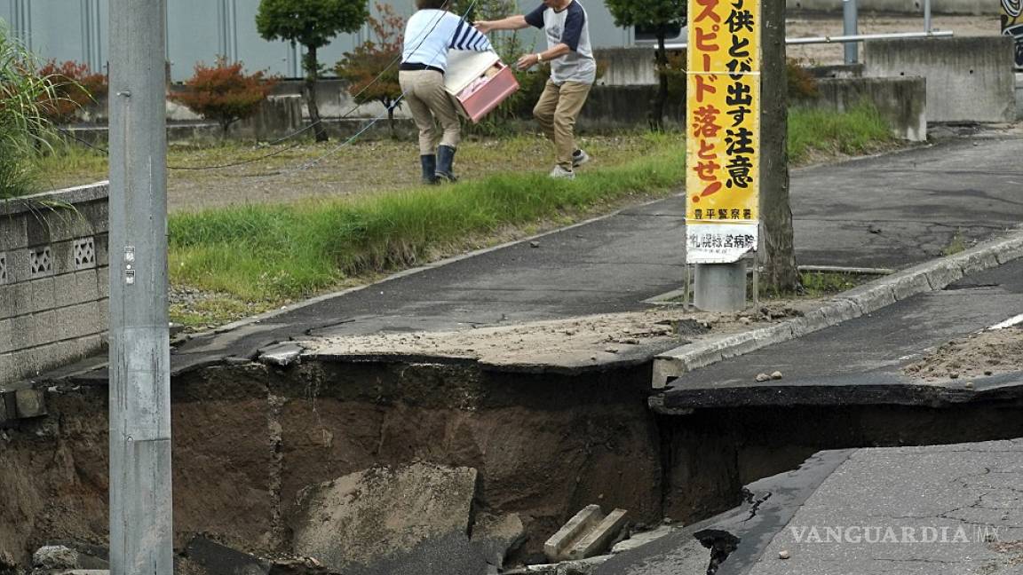 Al menos 30 muertos tras sismo en isla de Japón