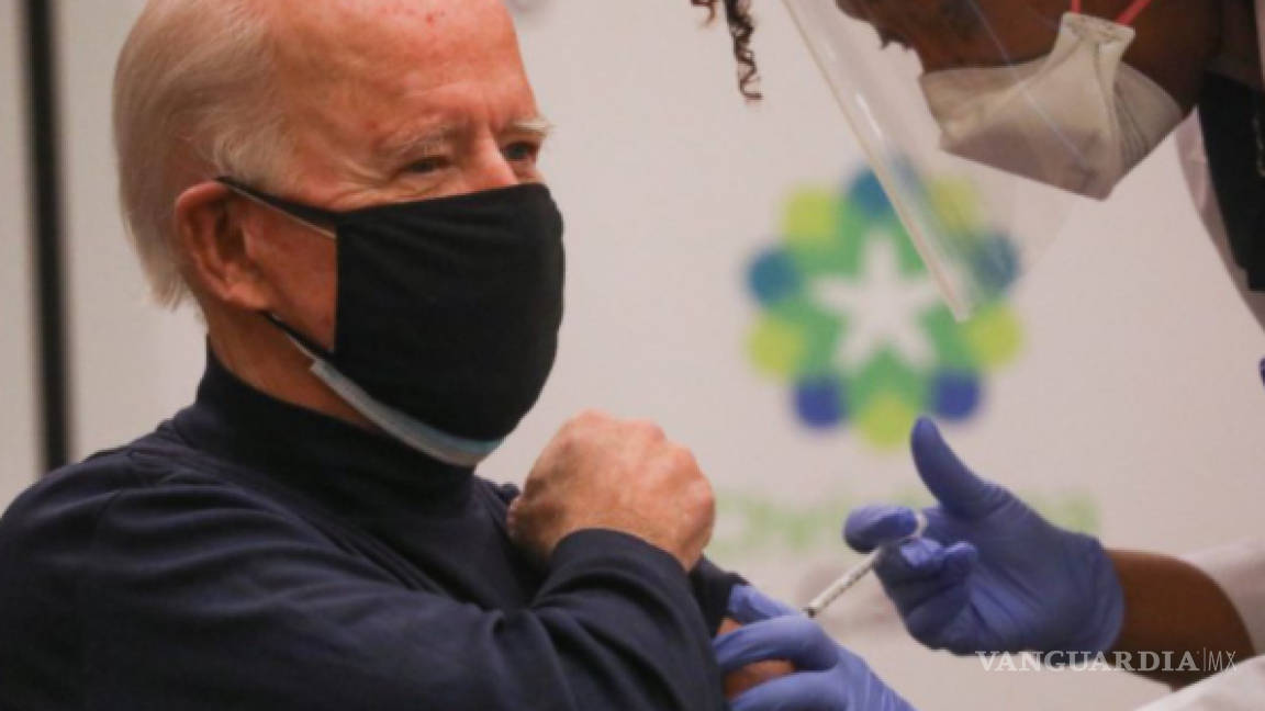 Joe Biden recibe la vacuna de Pfizer contra el COVID-19