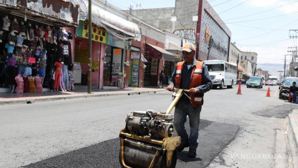 Bachean calles del centro de Saltillo y apuntan a las colonias